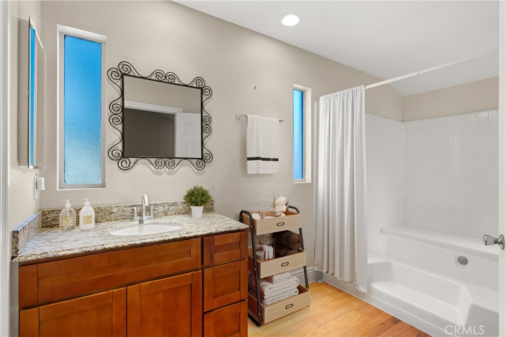 3405 Meadow Brook 35