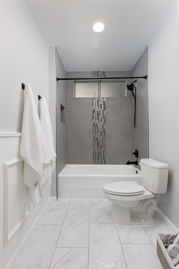 2121 E 1st Street 303