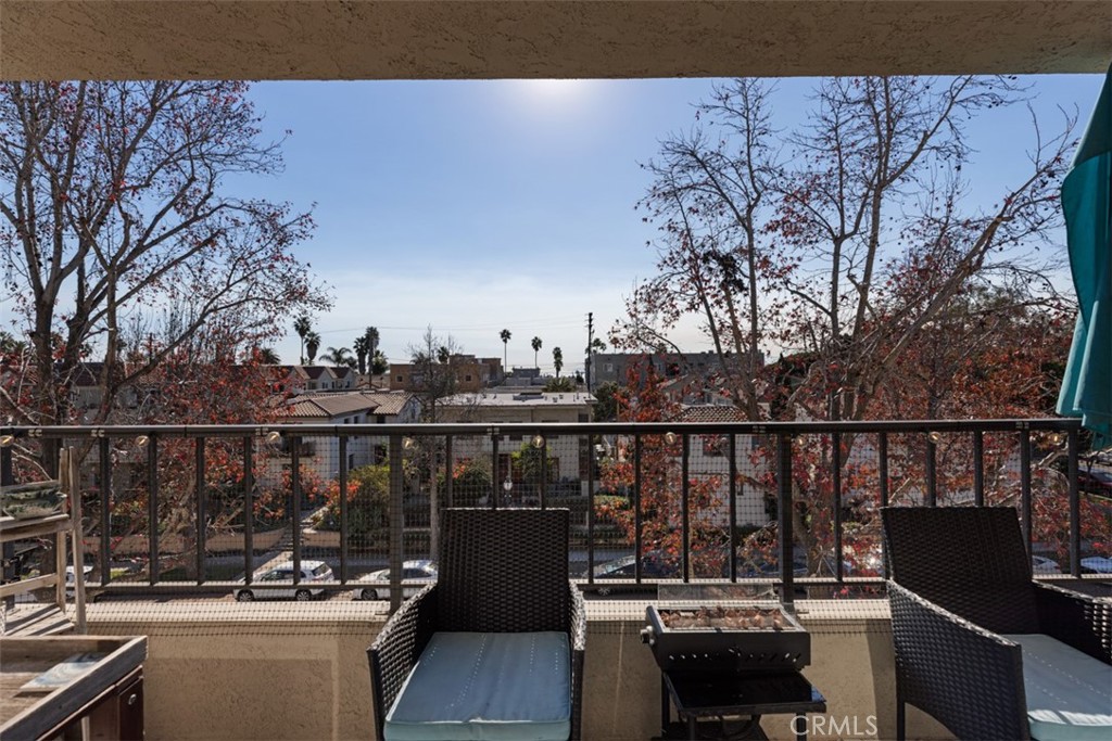 2121 E 1st Street 303