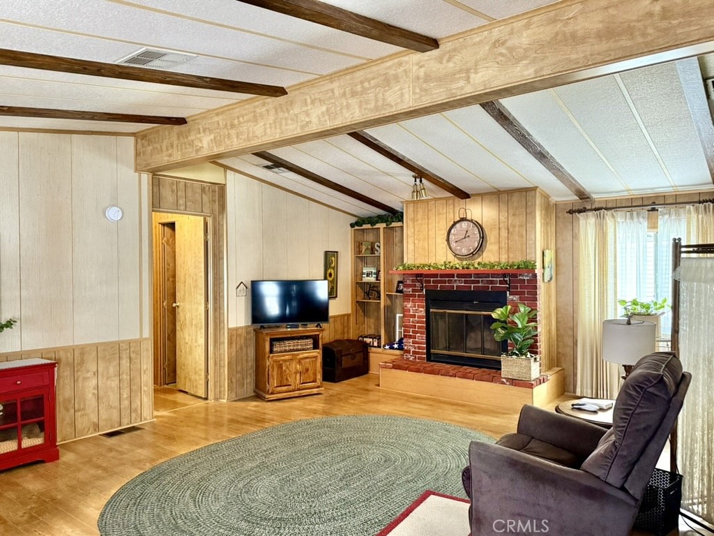 692 N Adele Street 48