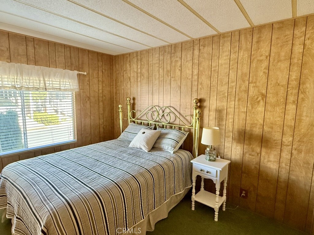 692 N Adele Street 48