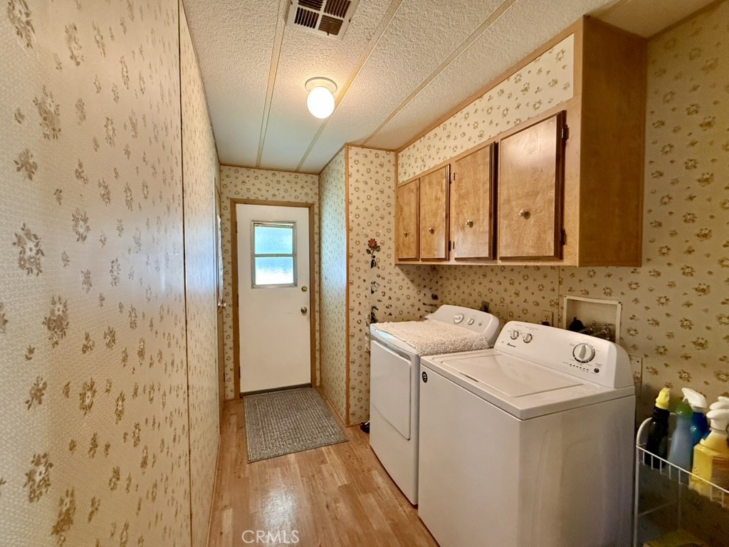 692 N Adele Street 48