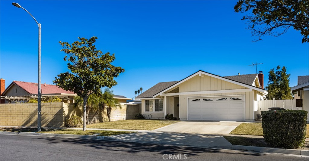 1828 N Symphony Street