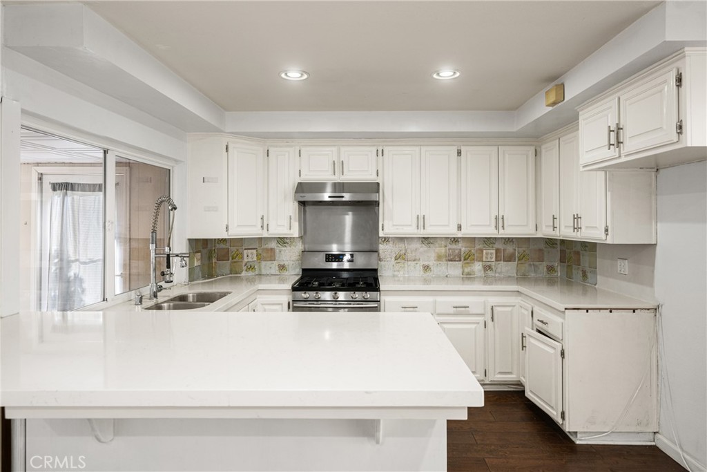 1828 N Symphony Street