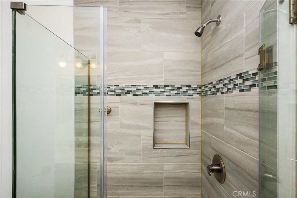 1828 N Symphony Street