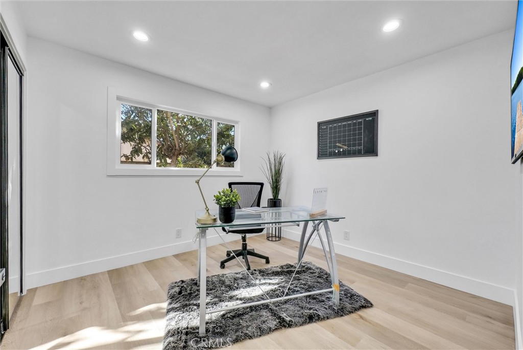 4108 E Fernwood Avenue