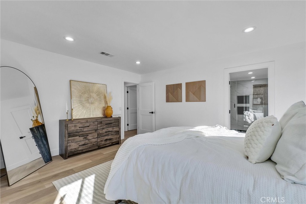 4108 E Fernwood Avenue