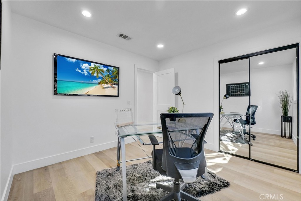 4108 E Fernwood Avenue