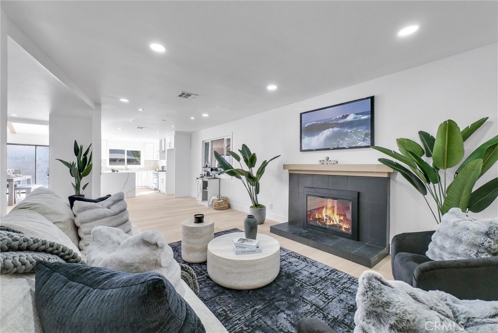 4108 E Fernwood Avenue