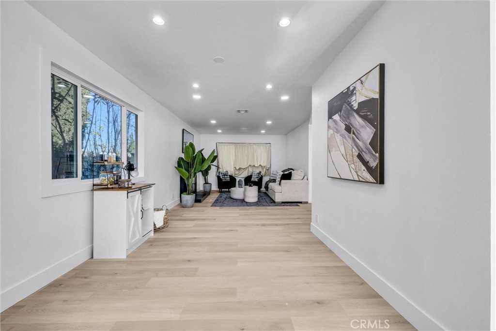 4108 E Fernwood Avenue