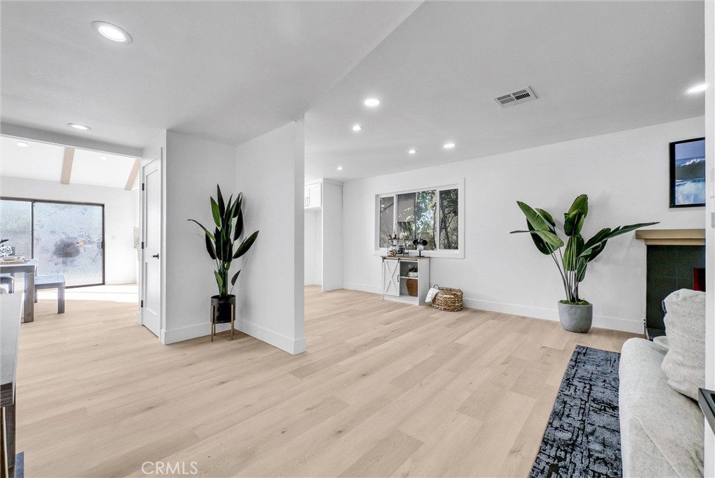 4108 E Fernwood Avenue