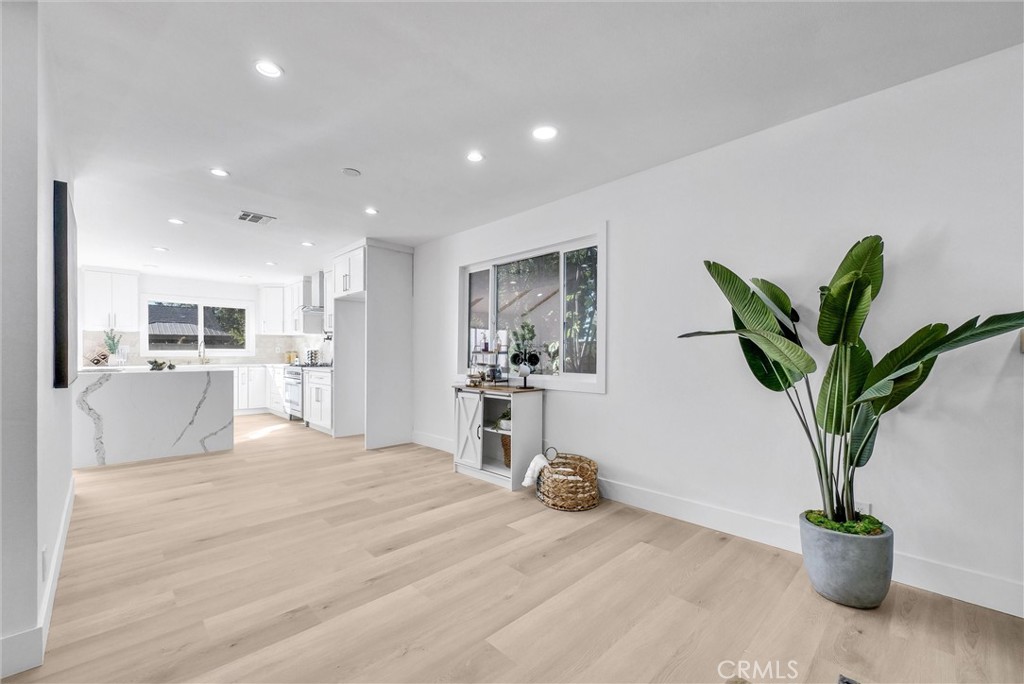 4108 E Fernwood Avenue