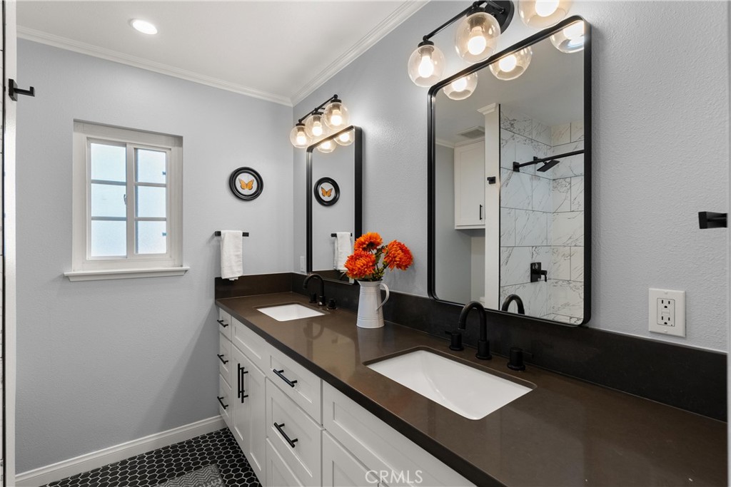 1880 N Boisseranc Way