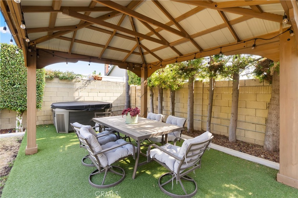 1880 N Boisseranc Way