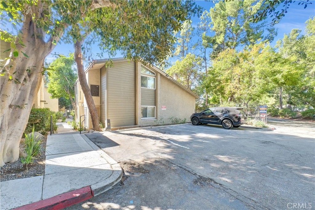 4900 80 E Chapman Ave 80