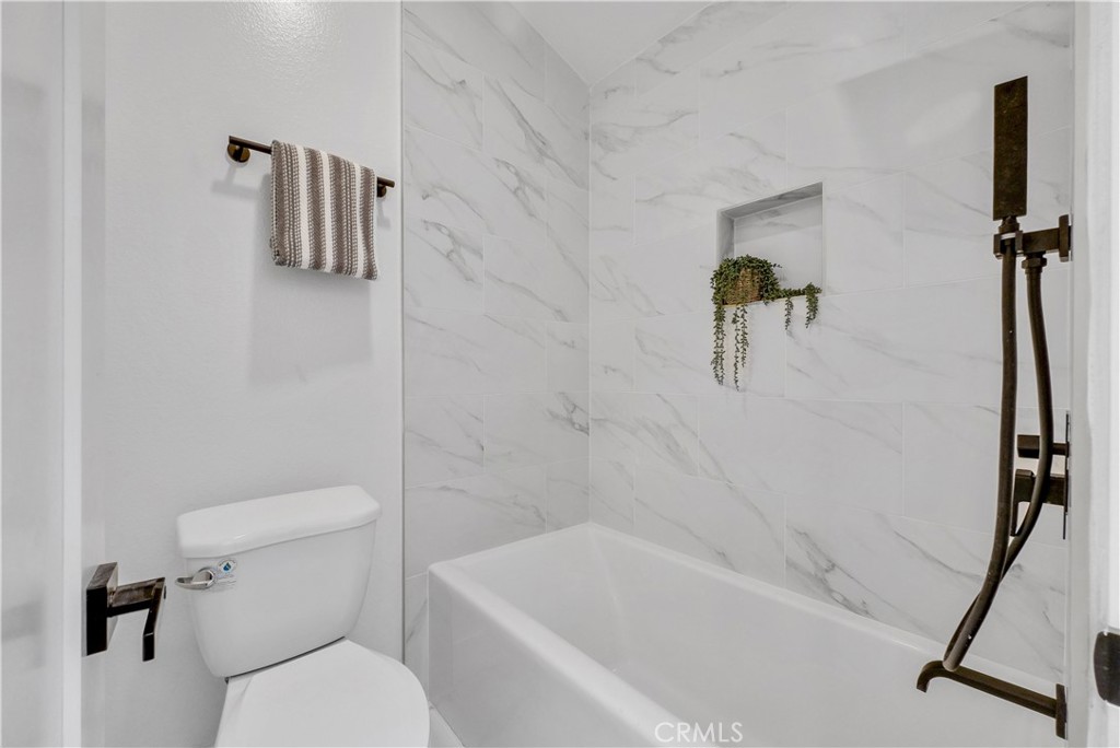 4900 80 E Chapman Ave 80