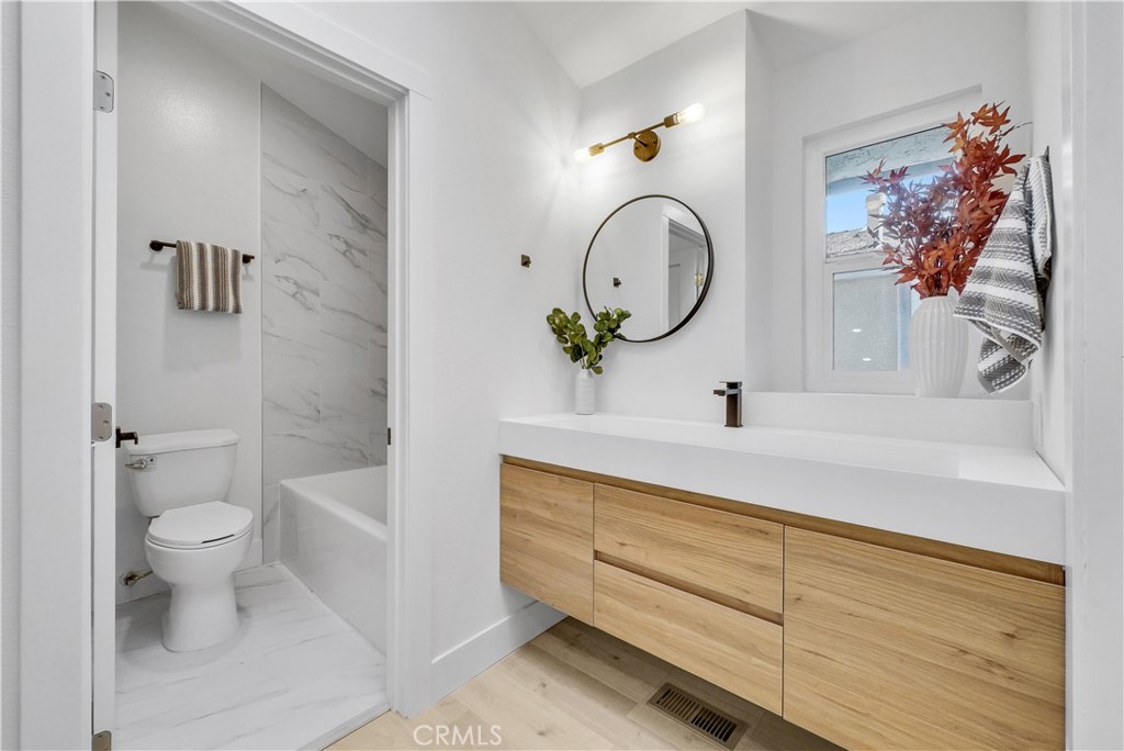 4900 80 E Chapman Ave 80