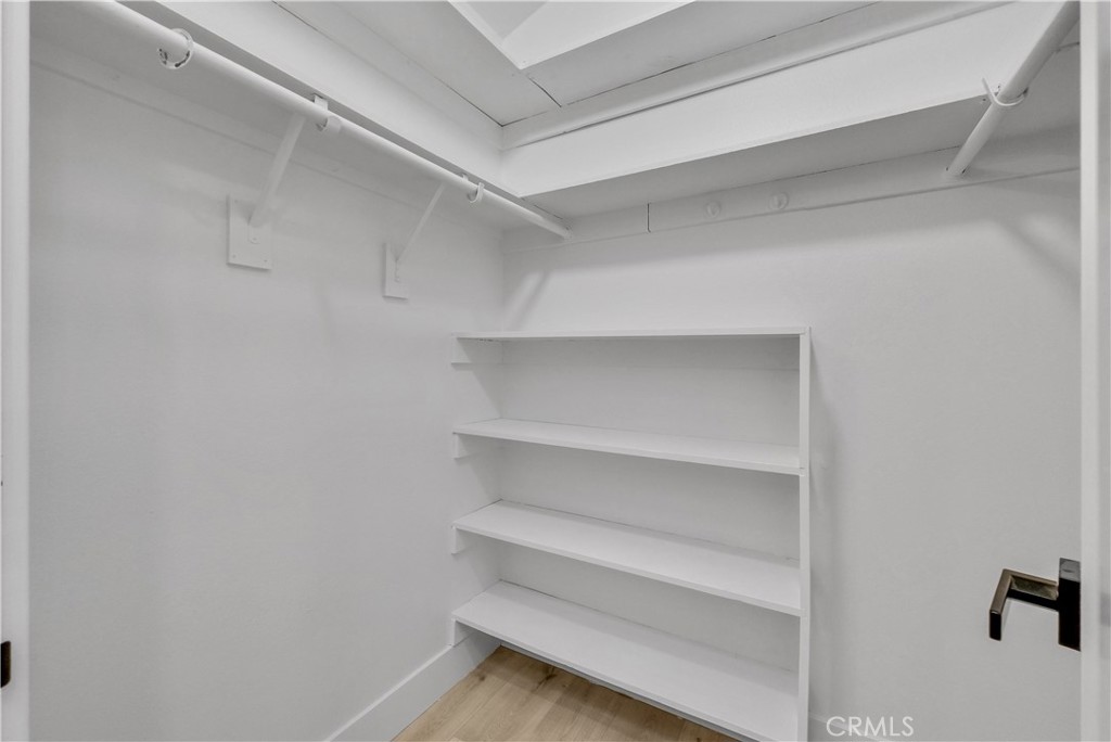 4900 80 E Chapman Ave 80