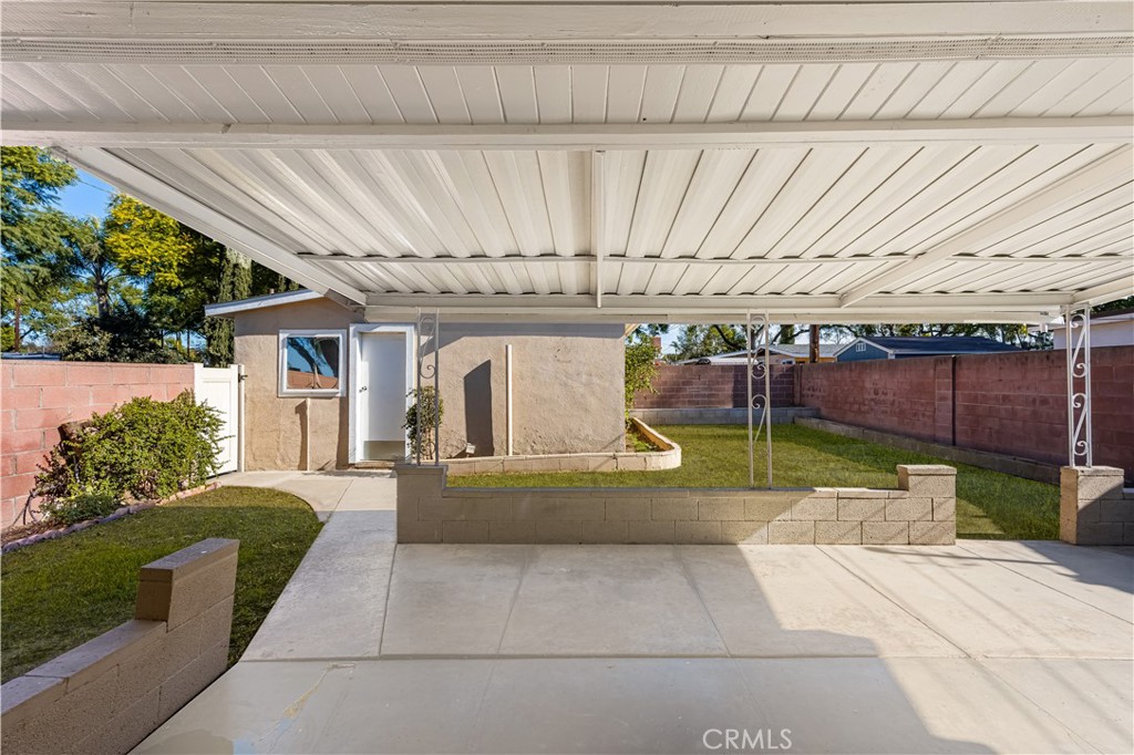 2233 N Pacific Avenue