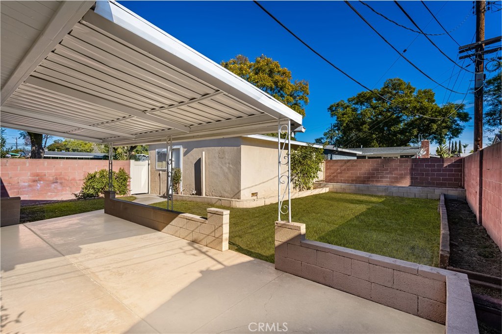 2233 N Pacific Avenue