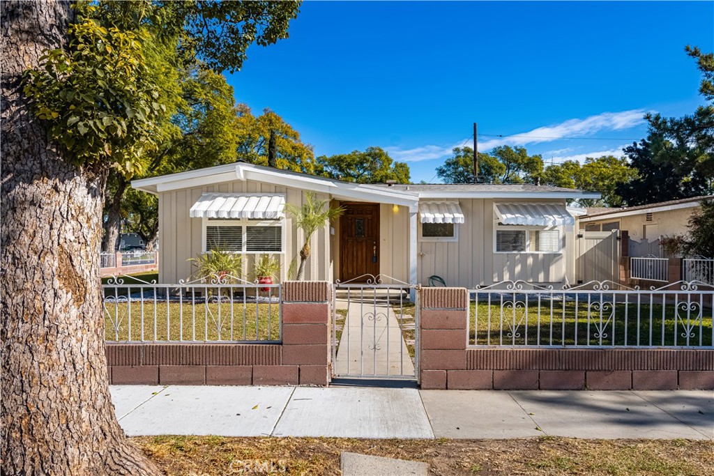 2233 N Pacific Avenue