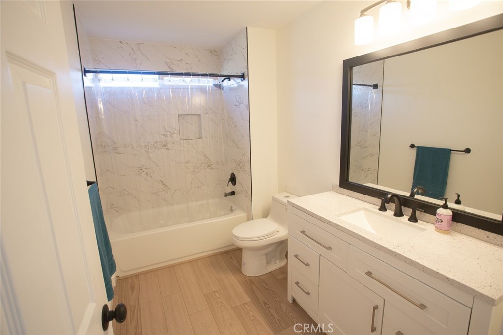 17509 Graystone Avenue