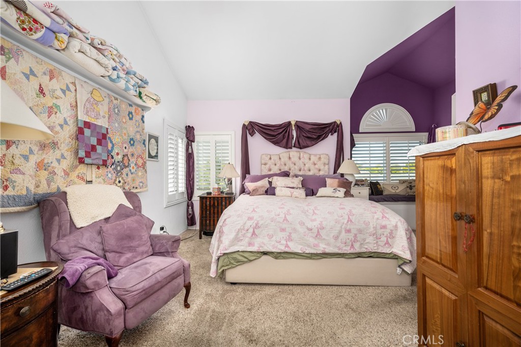 5633 E Spring Street