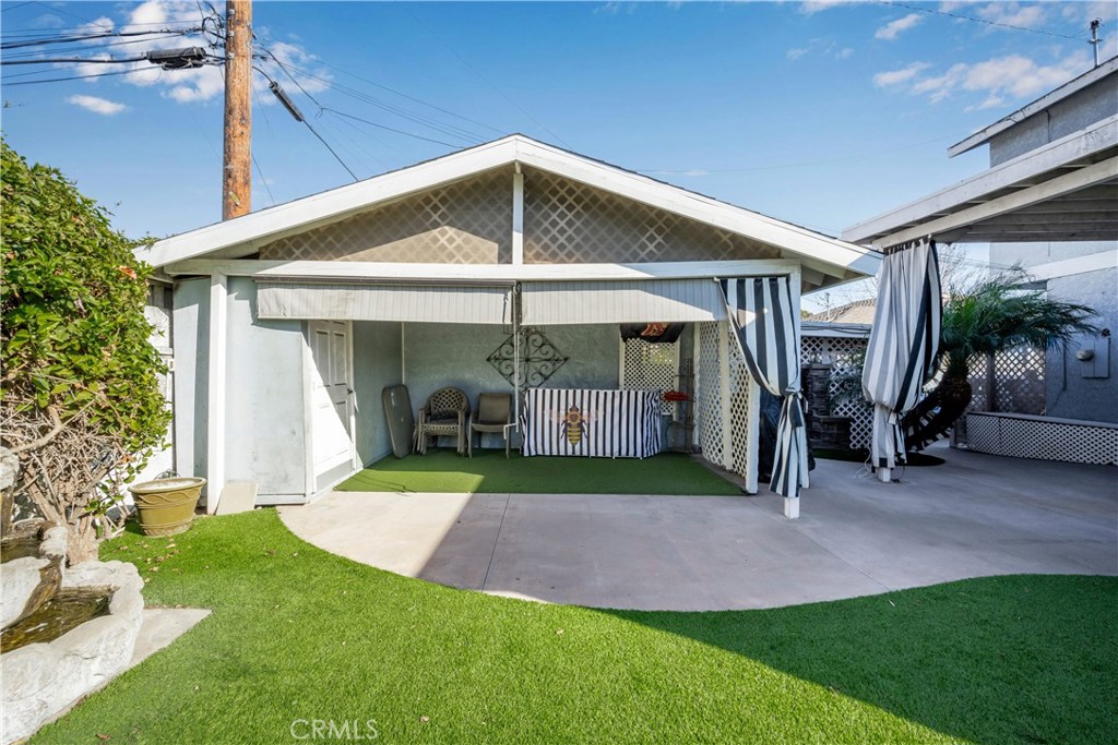 5633 E Spring Street