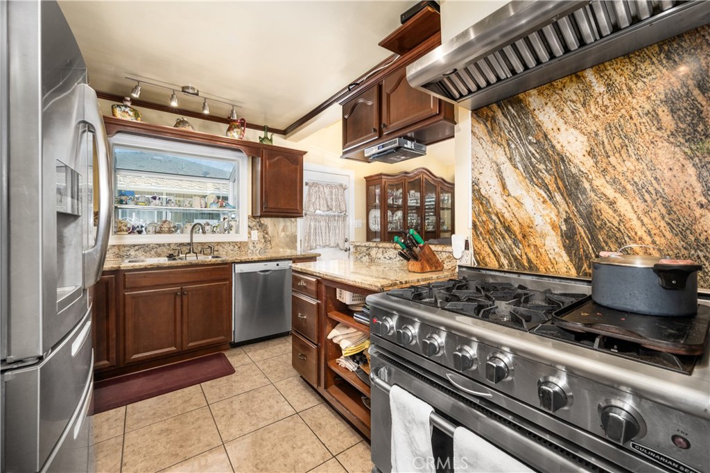 5633 E Spring Street