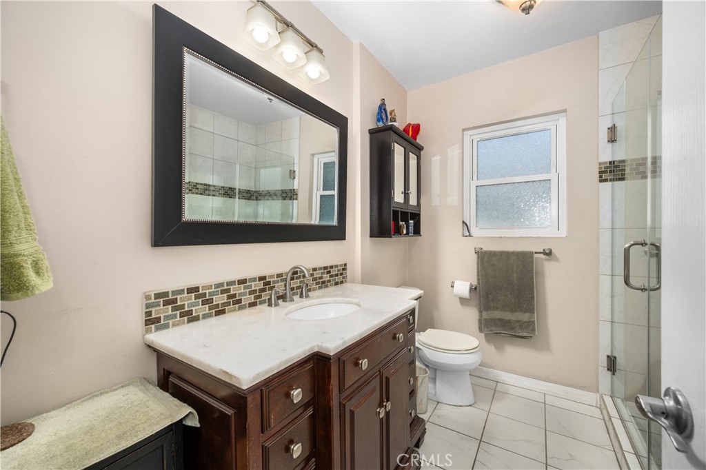 5633 E Spring Street