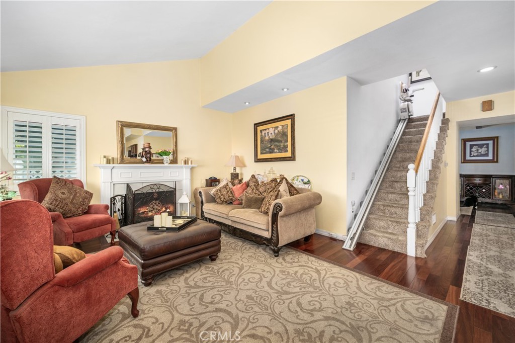 5633 E Spring Street