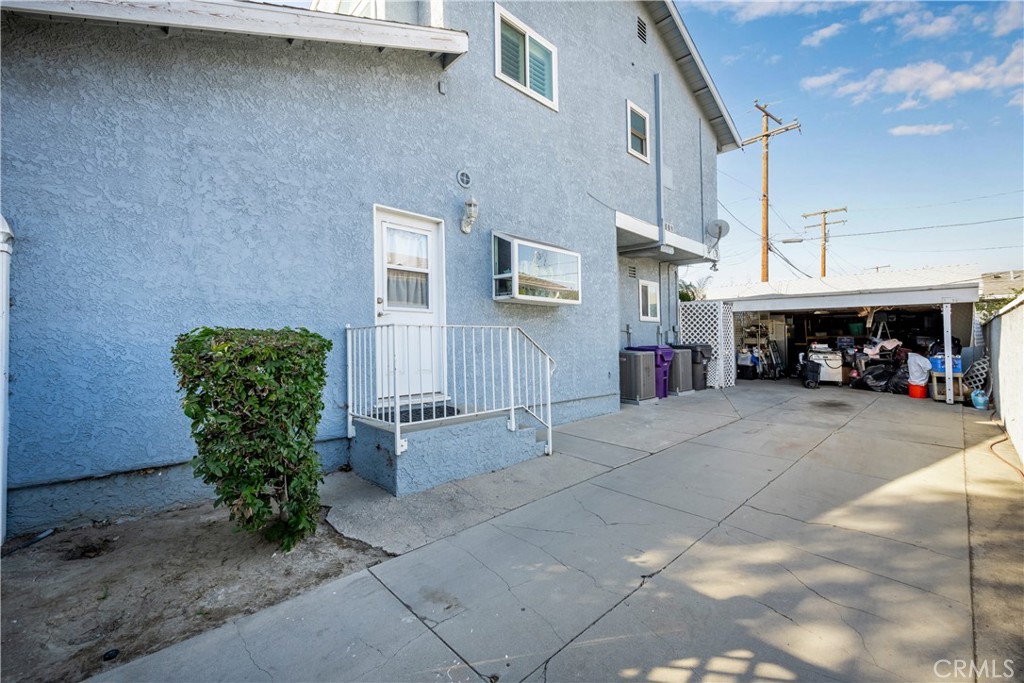 5633 E Spring Street