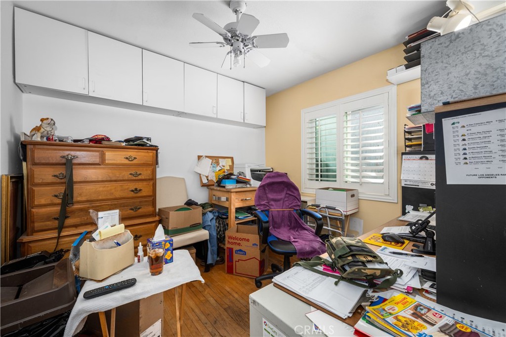 5633 E Spring Street