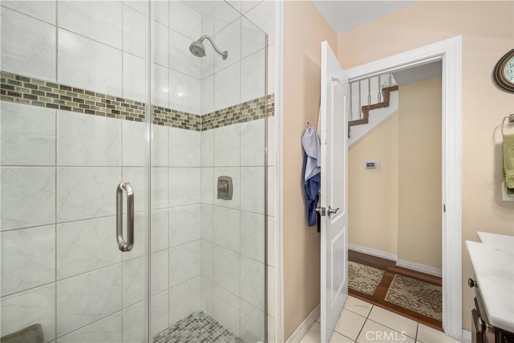 5633 E Spring Street