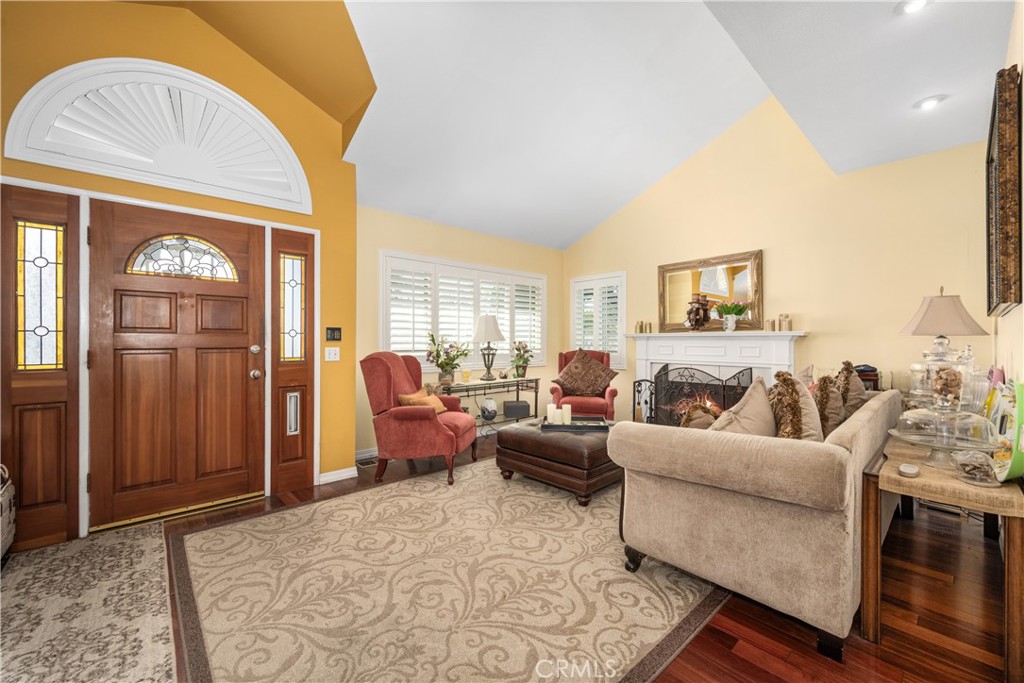 5633 E Spring Street