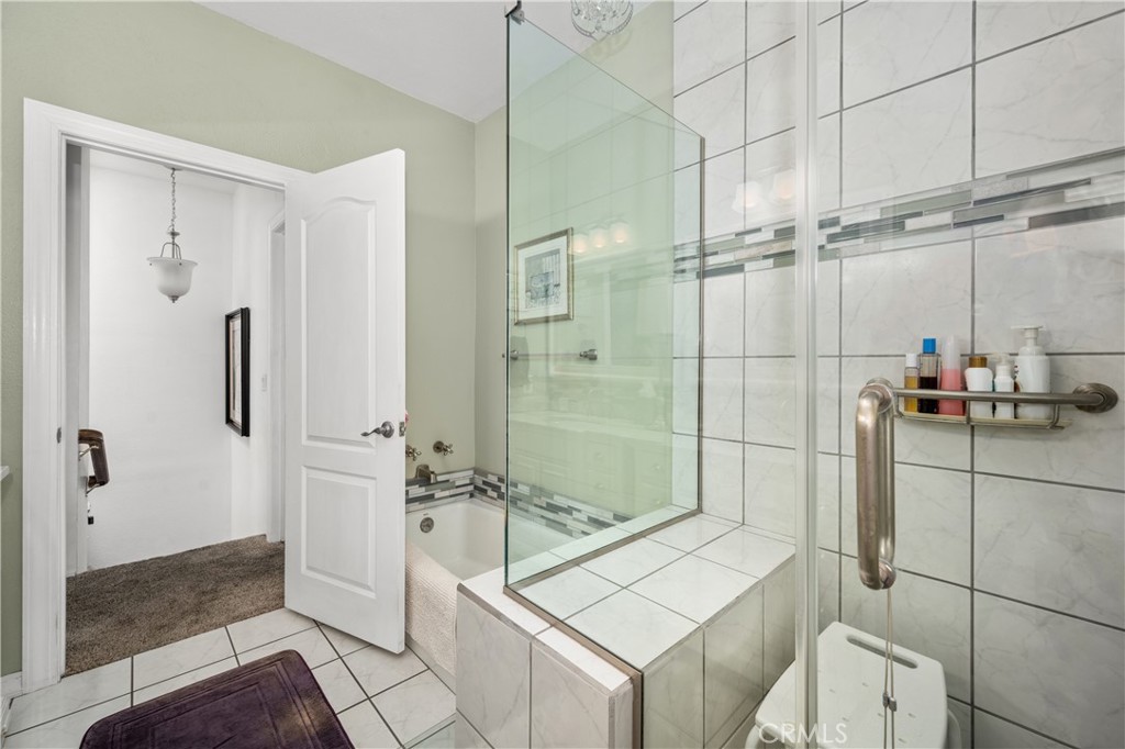 5633 E Spring Street