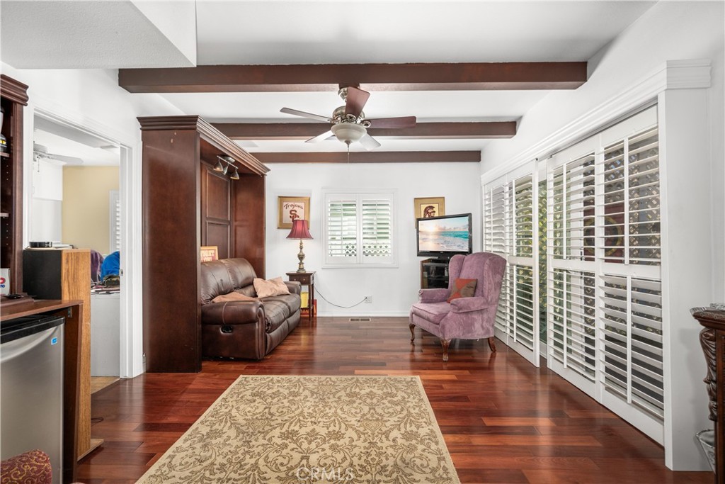 5633 E Spring Street