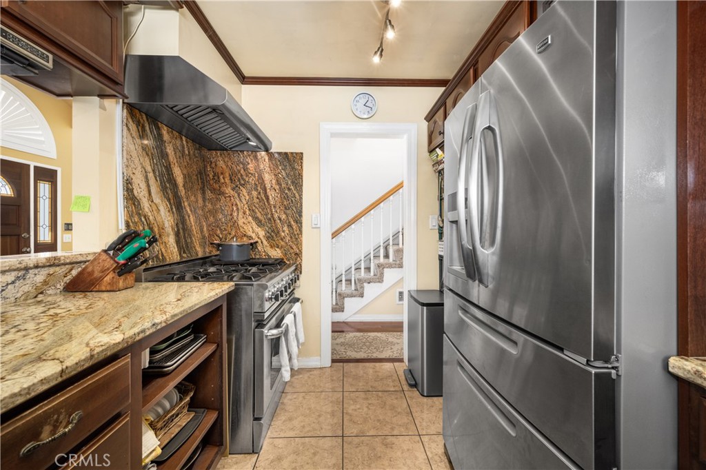 5633 E Spring Street