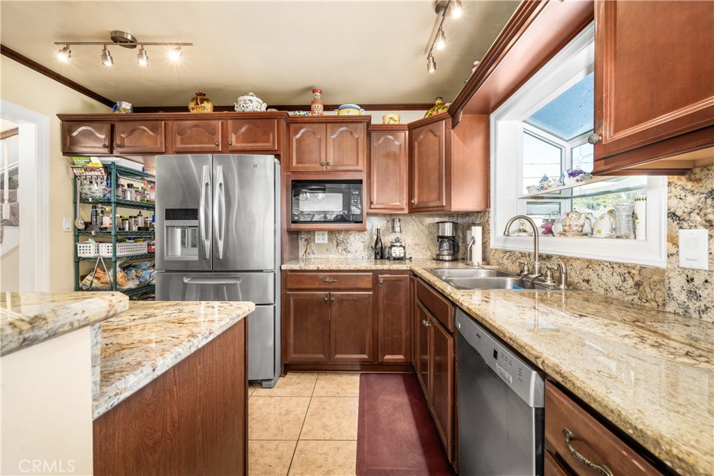 5633 E Spring Street