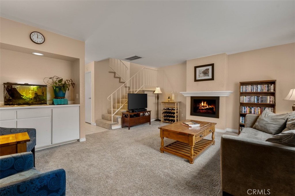 1910 W Palmyra Avenue 7