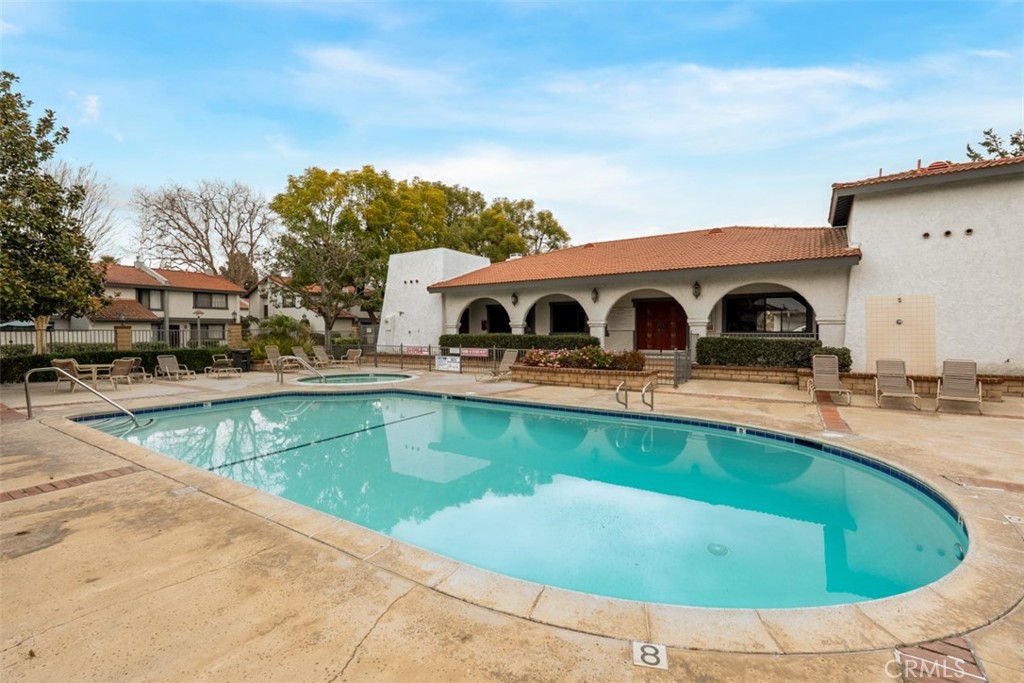 1910 W Palmyra Avenue 7