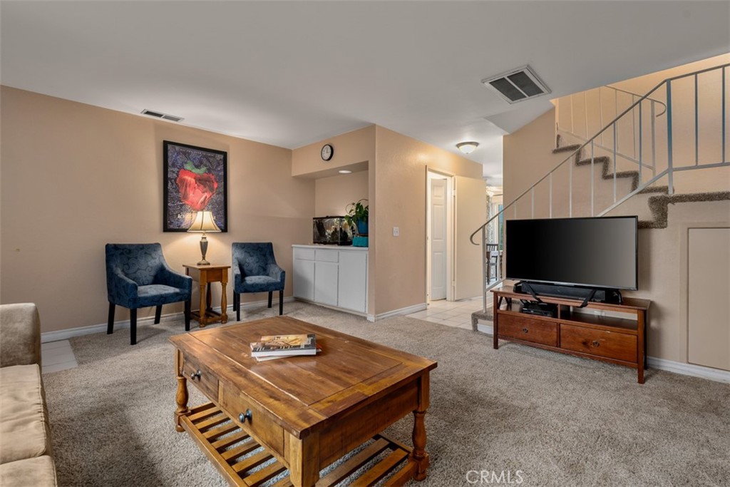 1910 W Palmyra Avenue 7