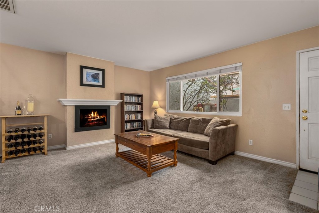 1910 W Palmyra Avenue 7