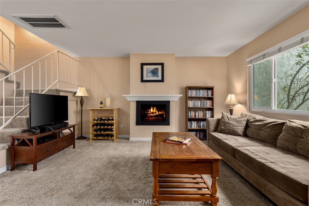 1910 W Palmyra Avenue 7