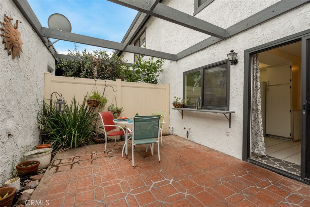 1910 W Palmyra Avenue 7