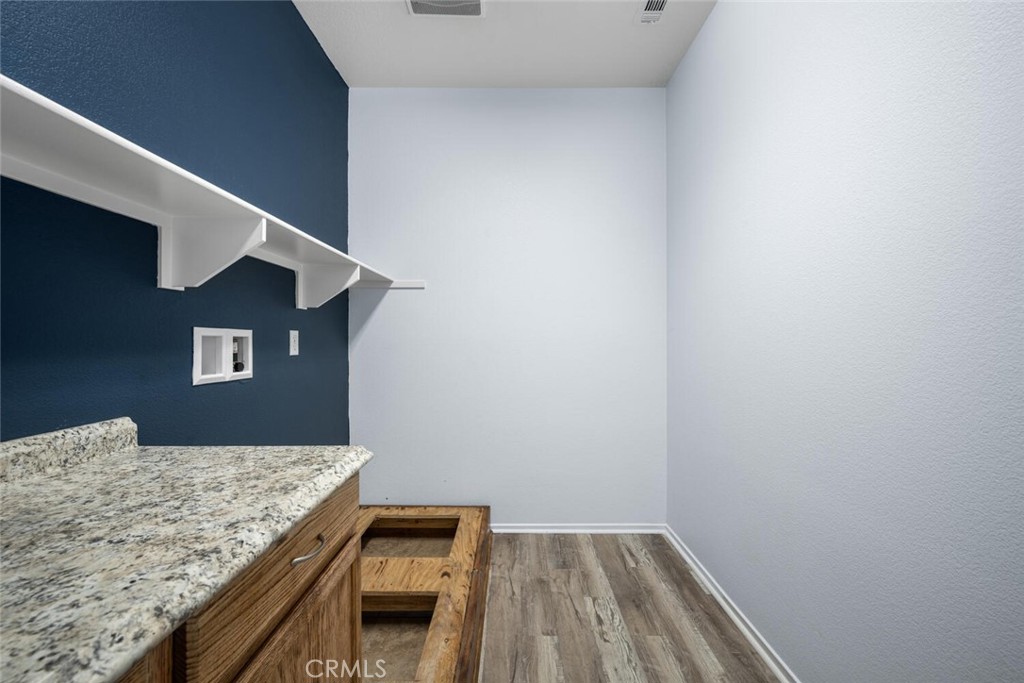 53008 Bantry Bay Street