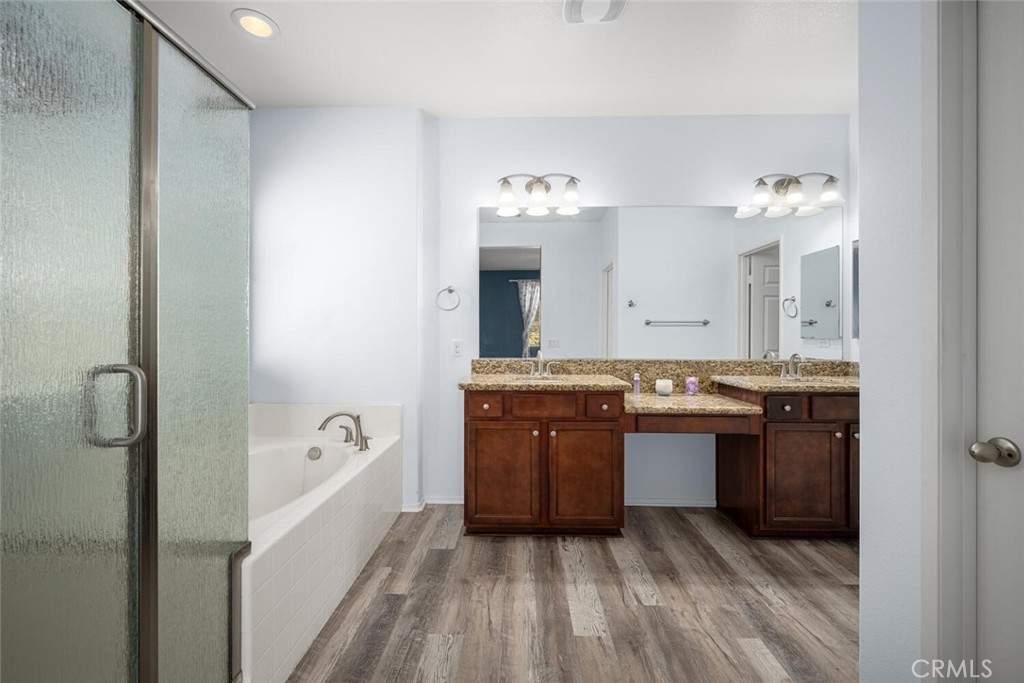 53008 Bantry Bay Street