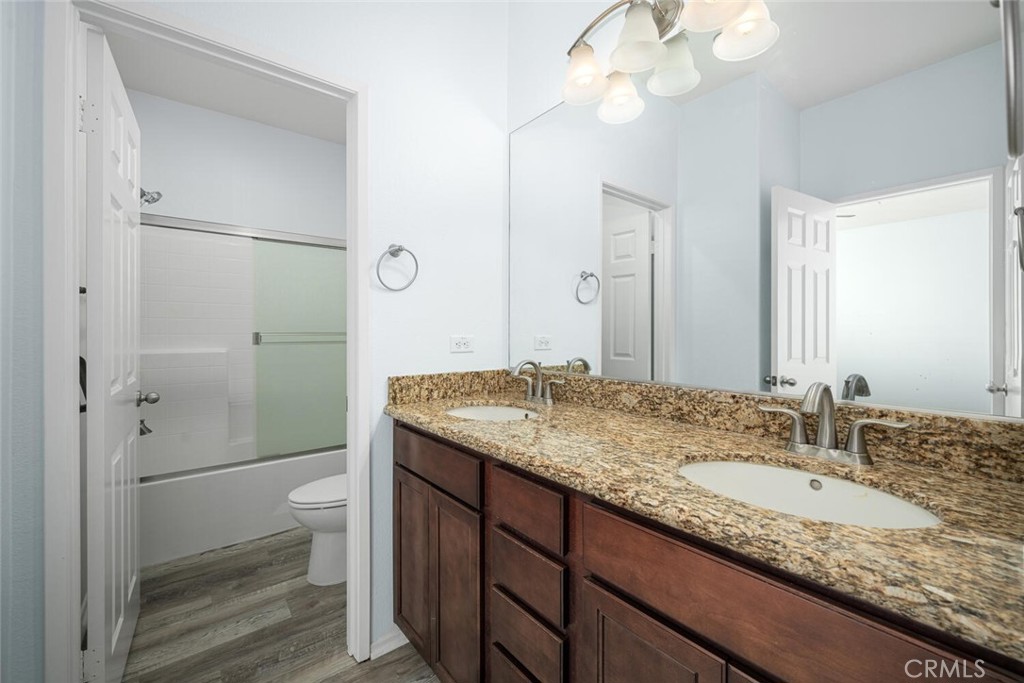 53008 Bantry Bay Street