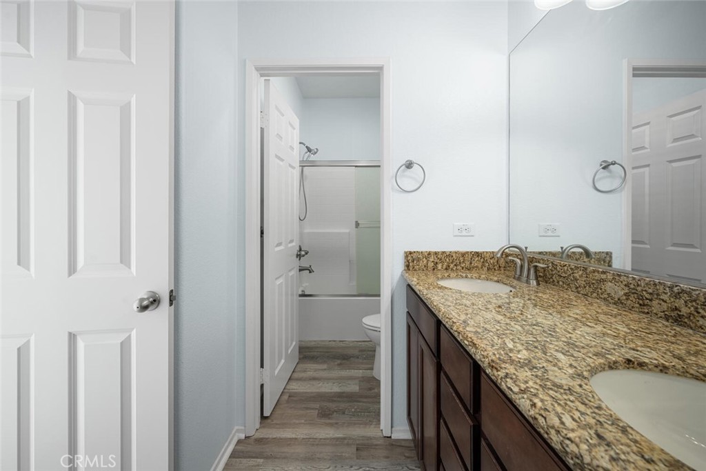 53008 Bantry Bay Street