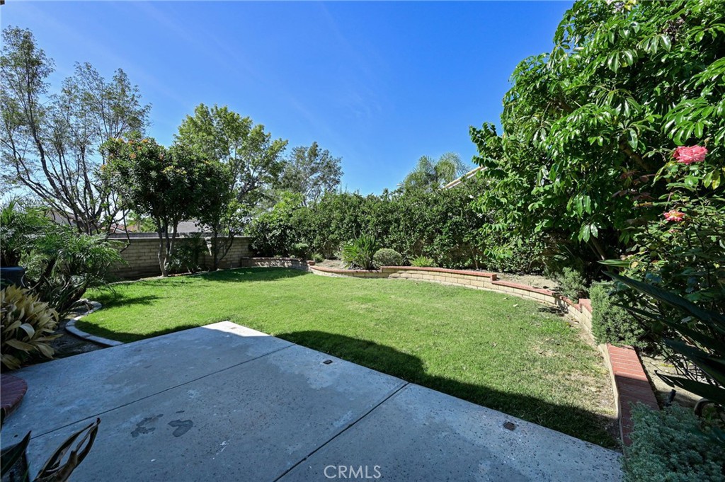 1775 N AZURE Street